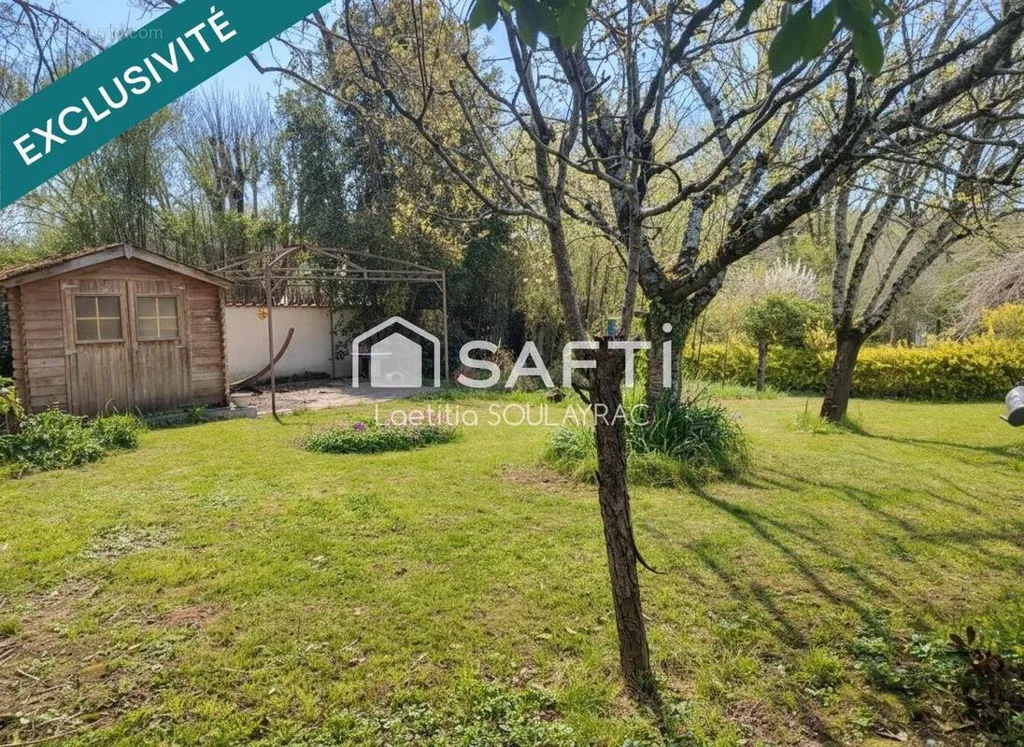 Aed - Closed Plot with Garden Sheds in Lagarrigue