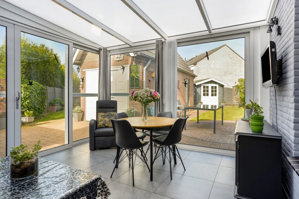 Terrasse - Half-Vrijstaand House with Serre in Budel-Schoot