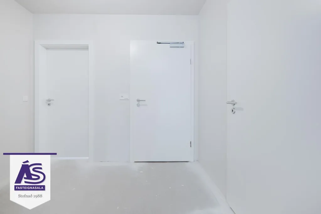 Entrée - New 4-Storey Apartment with Elevator in Hafnarfjörður