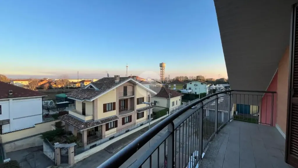 Rõdu - Apartment with Balcony in Carmagnola