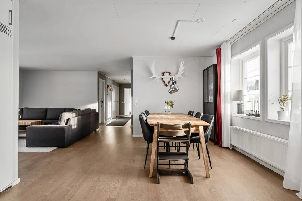 Söögituba - Modern Villa with Large Garden in Vindeln