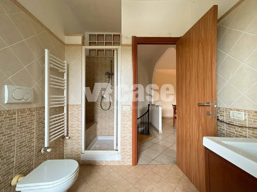 Salles de bain - Sunny Apartment with Terrace in Bossolasco