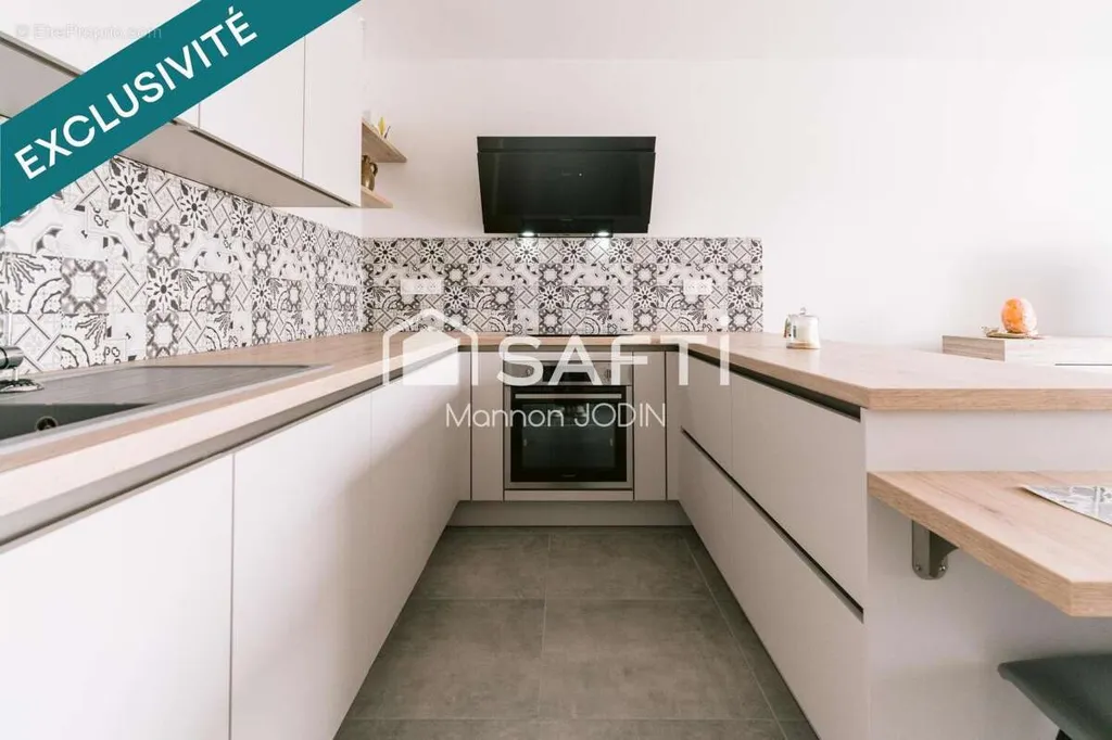Cucina - Modern Apartment with Balcony in Metz