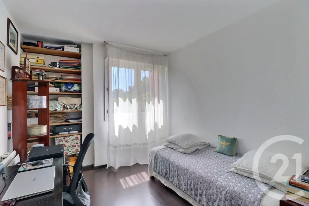 Bedrooms - Bright T3 Apartment with Balcony in Bordeaux