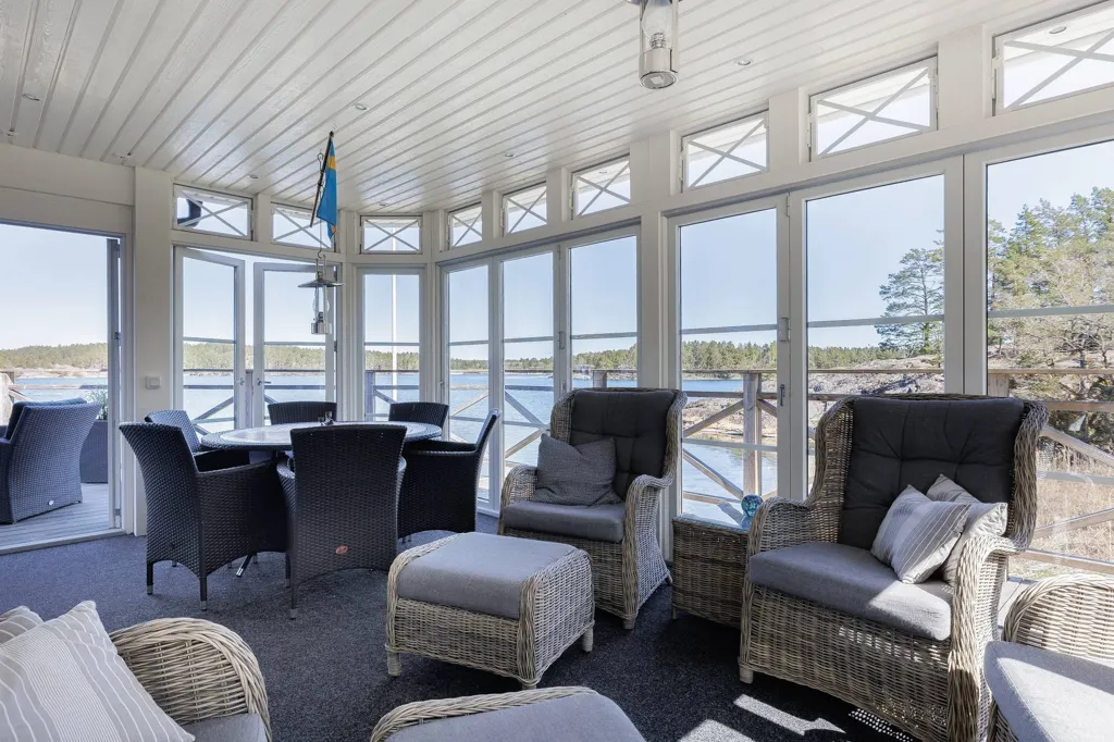 Terrazza - Modern Holiday Home with Private Beach in Tjust