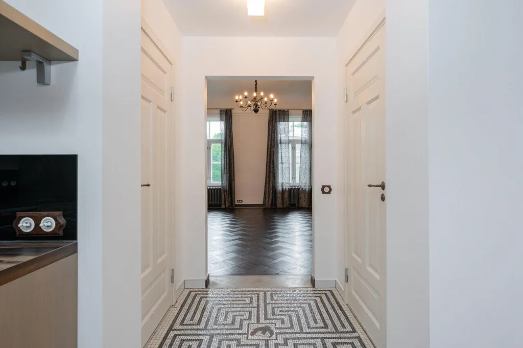 hallway_entrance