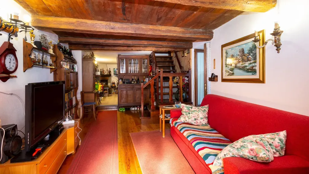 Séjour - Rustic Mountain Chalet with Courtyard in Sampeyre