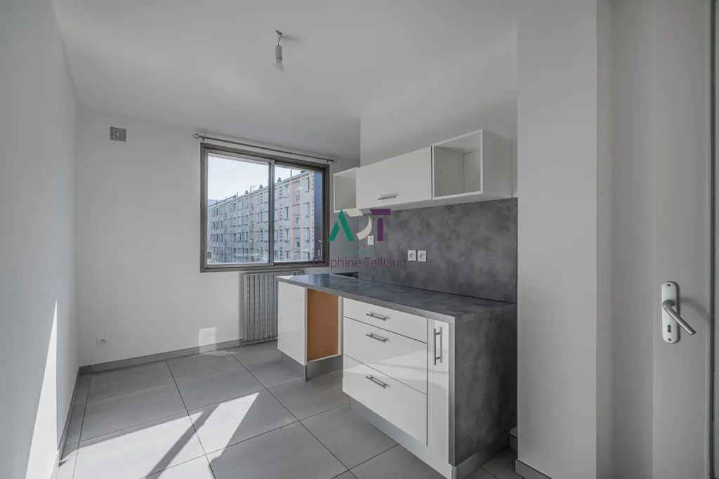 Cuisine - Appartement T2 avec Parking à Fontaine