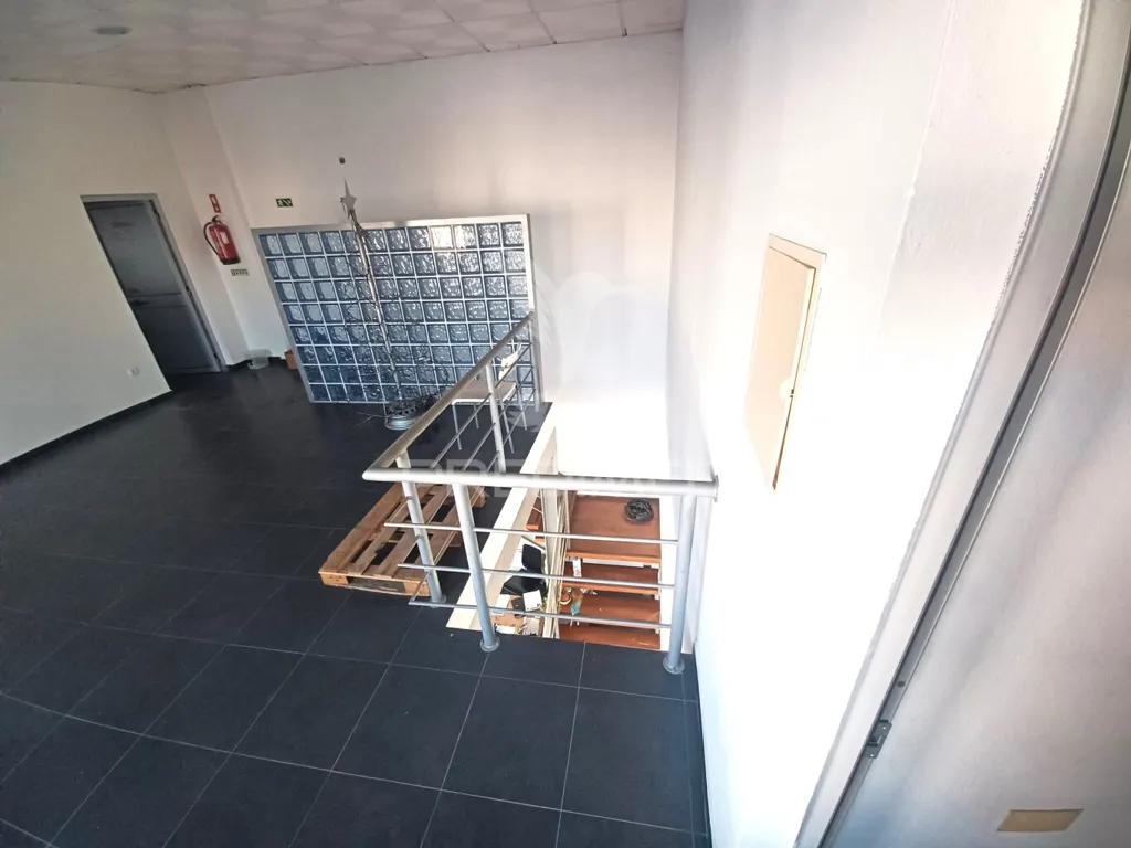 Pièces - Equipped Workshop in Campo Maior Industrial Zone