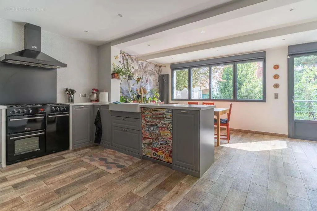 Maison 8 pièces à Houilles