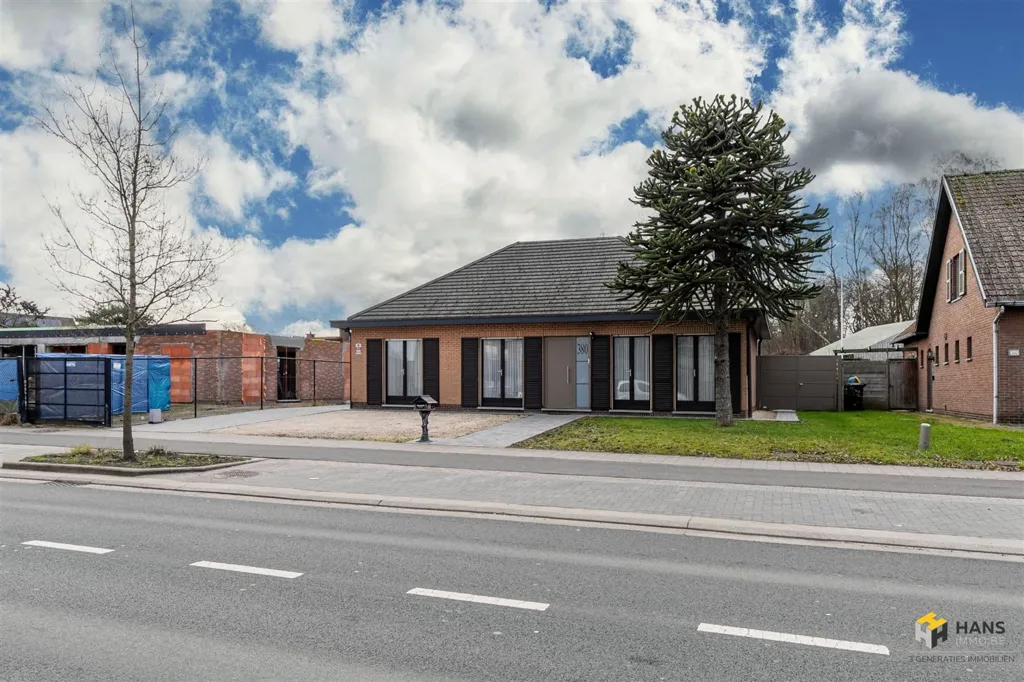Esterno - Low-Rise Villa with Garden in Edegem