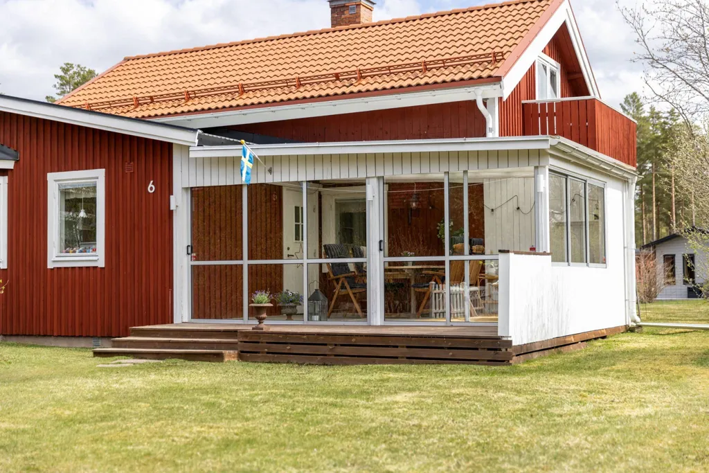 Välivaade - Eco-Friendly Villa with Garden in Östnor