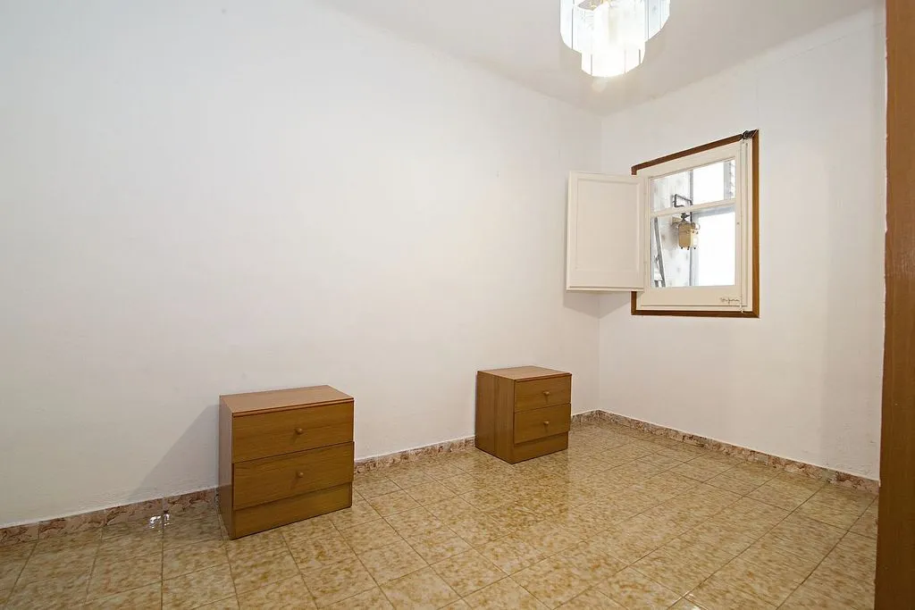 Pièces - Apartment with Elevator in Collblanc