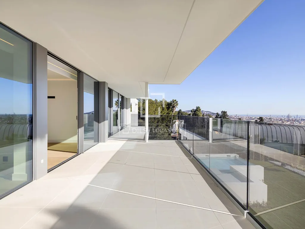 Rõdu - New Build Villa with Panoramic Views in Pedralbes