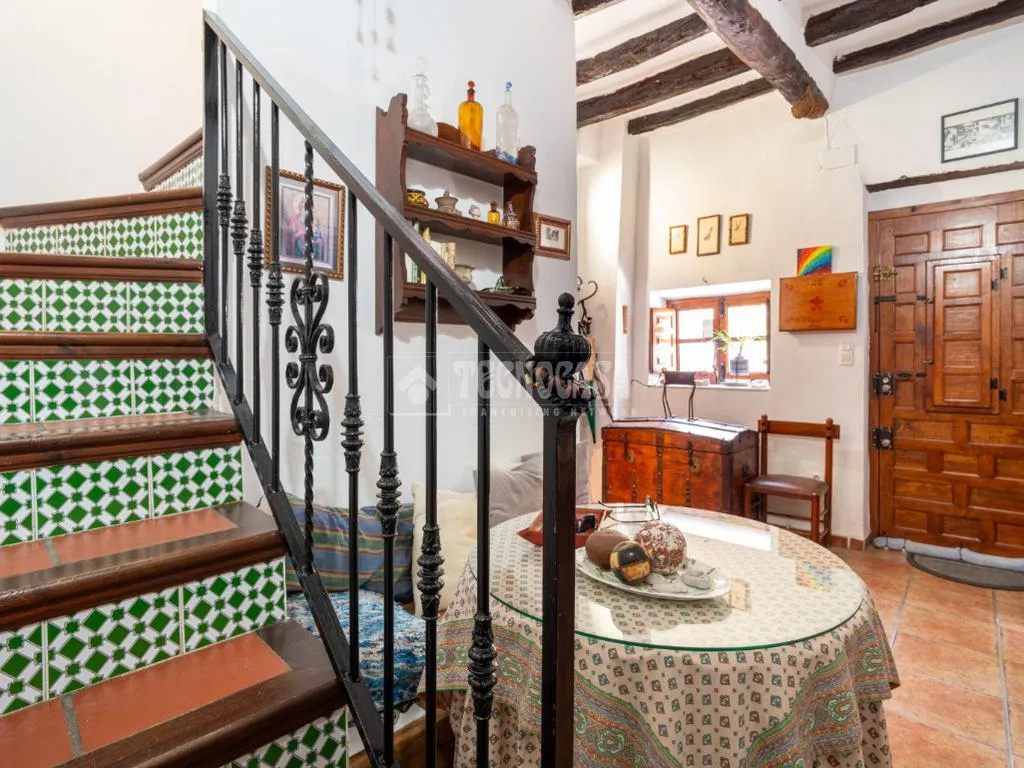 Pièces - Traditional Albaicín Flat with Balcón