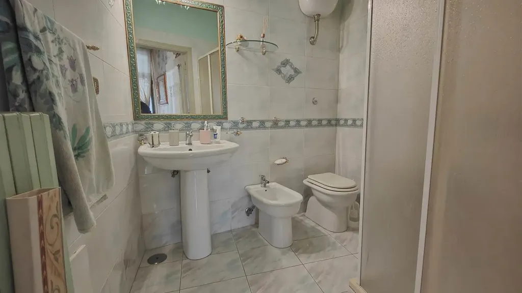 Salles de bain - Three-Bedroom Apartment with Terrace in Serino