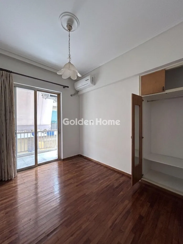 Magamistoad - Apartment with Balcony and View in Upper Ilisia