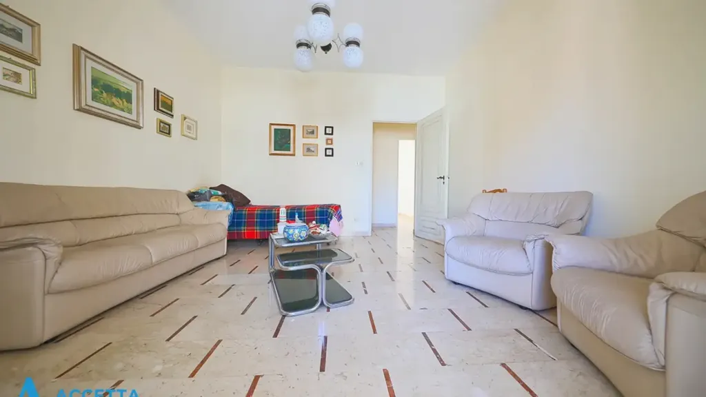 Séjour - Two-Bedroom Apartment with Balcony in Taranto