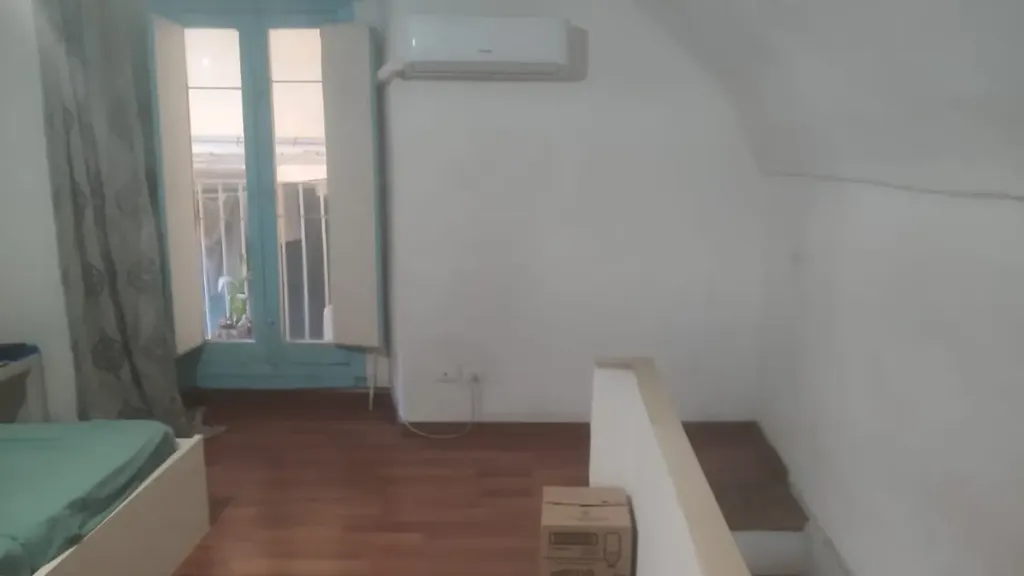 Magamistoad - Modernised Two-Bedroom Flat with Balcony in Naples