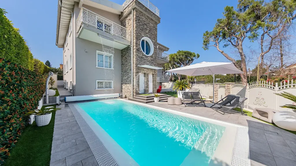 Piscine - Luxury Villa with Heated Pool near Desenzano