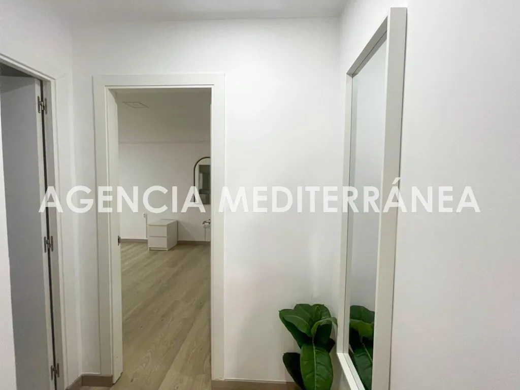 Esik - Luxury Apartment with Balcony in Valencia