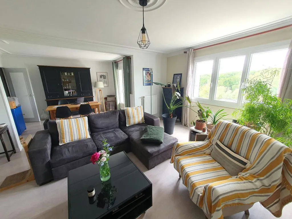 Elutuba - 3-Bed Apartment with West Terrace in Bourges