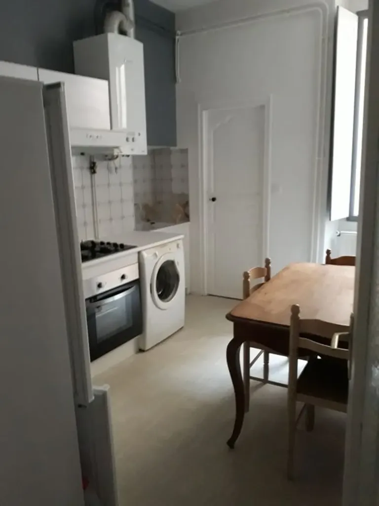 Cuisine - Appartement 2 Pièces avec Stationnement à Pau