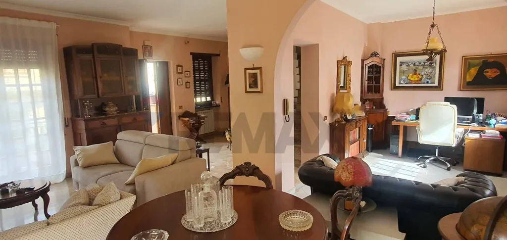 Séjour - Maison 10 pièces à IT