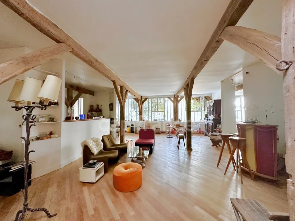 Séjour - Loft-Style avec Jardin Privé dans le 11ème Arrondissement