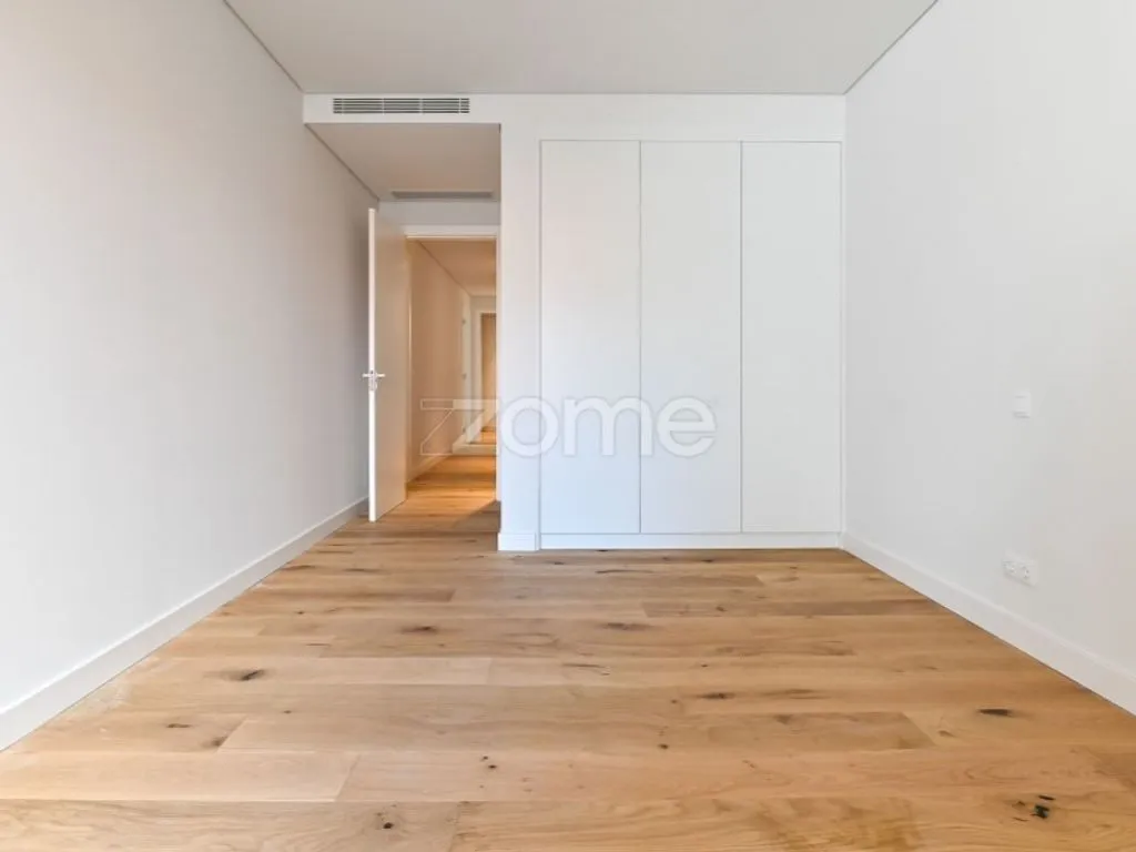 Pièces - Luxury T4 with Sea View in Cascais