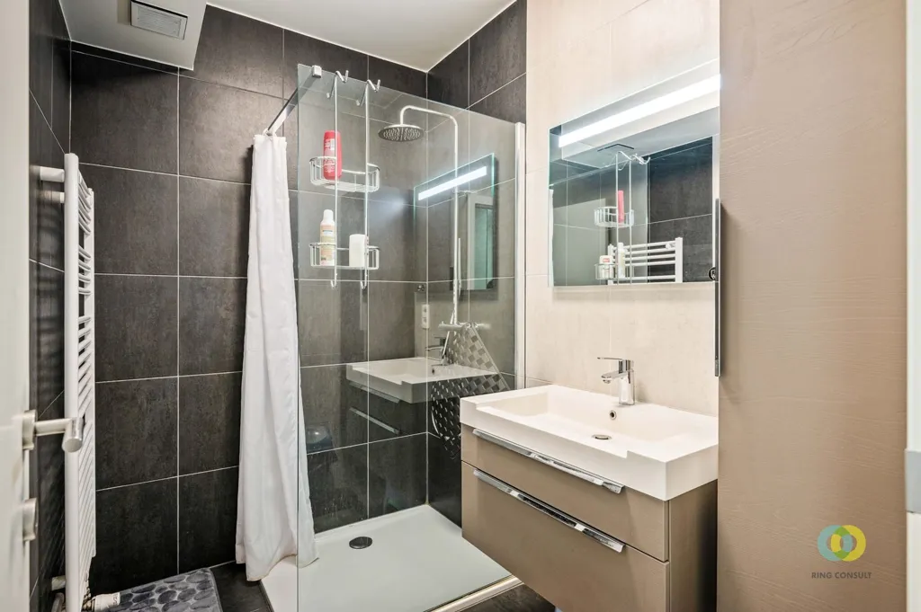 Bathrooms - Ground Floor Apartment with Terrace in Vilvoorde
