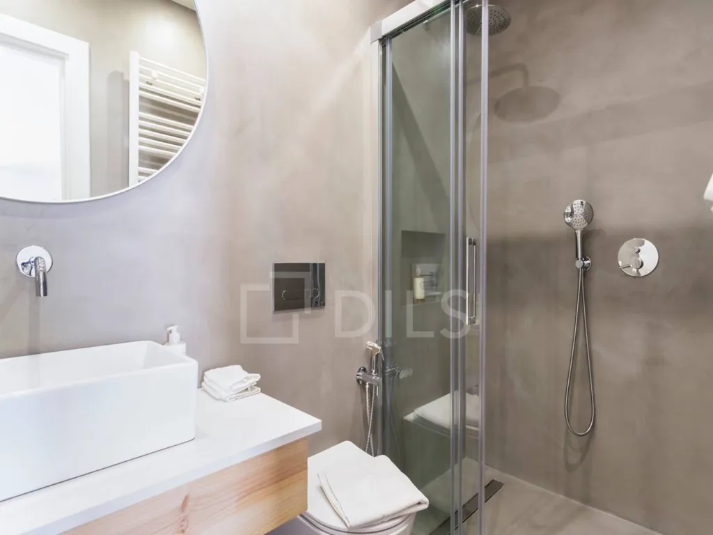 Vannitoad - Luxury Flat with Investment Potential in Campo de Ourique
