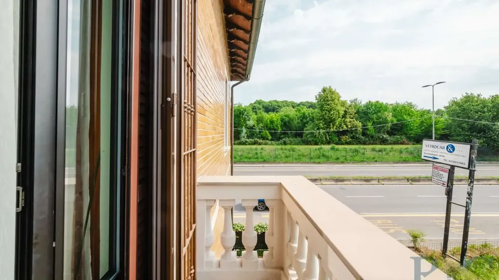 Balcone - Bifamiliar Villa with Garden in Milan