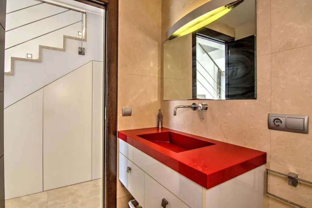 Bagni - Beachfront Villa with Sea Views in Oliva Nova