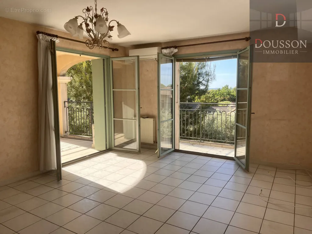 Terrasse - Appartement avec Balcon et Terrasse à Uzès