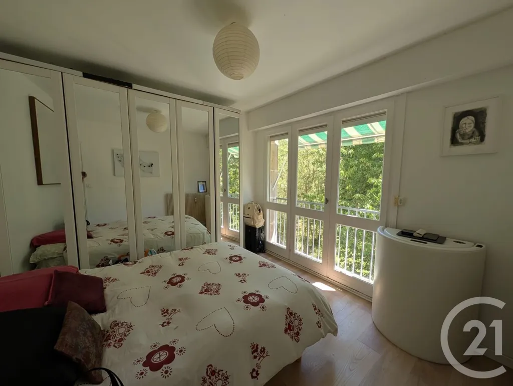 Chambres - Appartement avec Vue sur Parc à Épernon