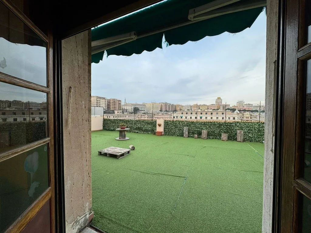 Rõdu - Luxury Penthouse with Panoramic Terrace in Genoa