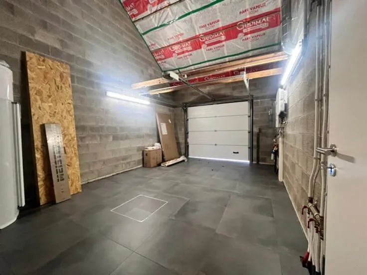 Garage - Maison Neuve 3 Chambres avec Terrasse à Énergie A++