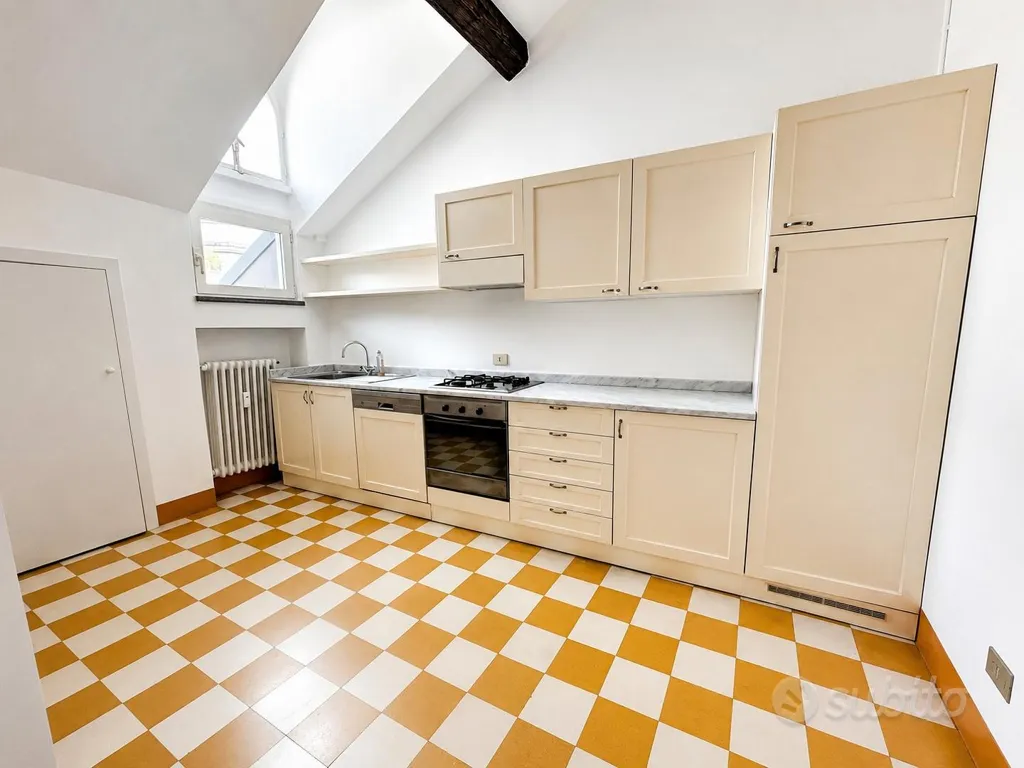 Cuisine - Bilocale with Balcony in Milan