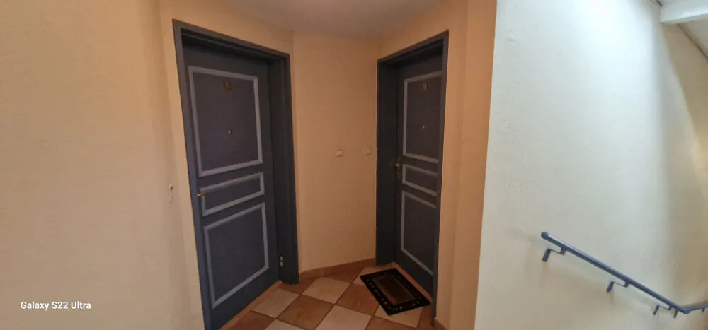 Entrée - Appartement 2 Pièces avec Balcon au Centre de Jassans Riottier
