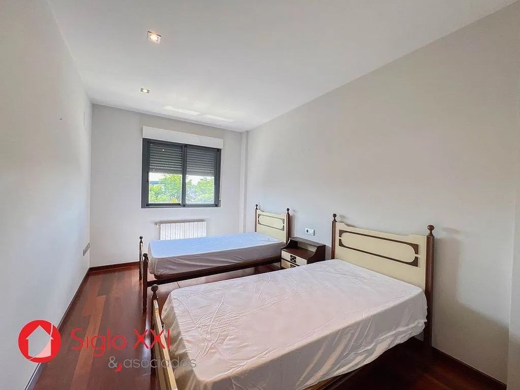 Magamistoad - Terraced House with Balcony in La Vila-Darremur
