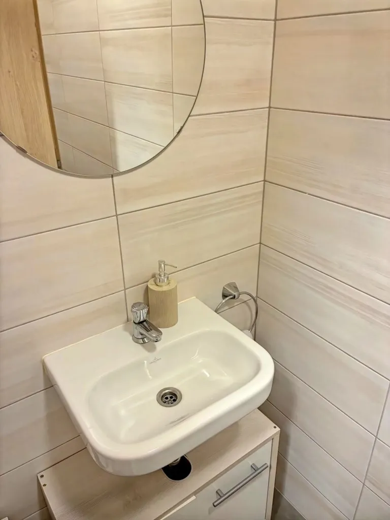 Salles de bain - Appartement avec Balcon et Parking à Pétange