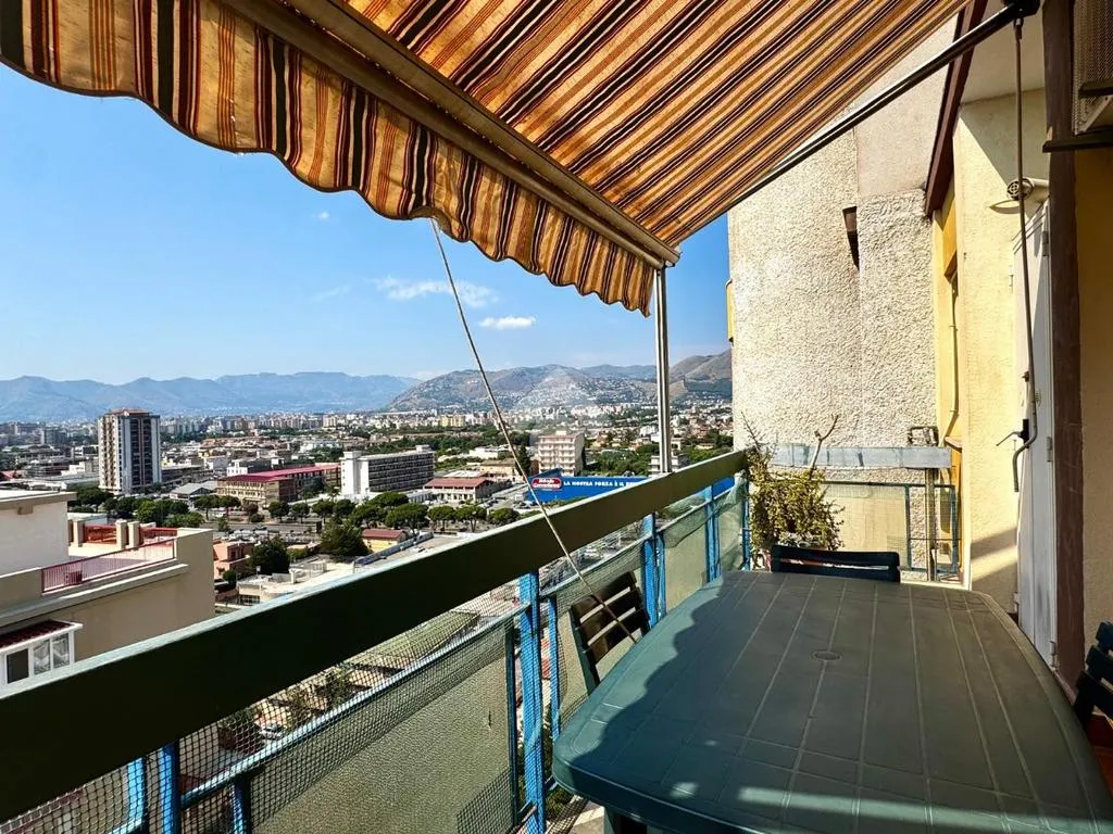 Balcony - Panoramic 3-Bedroom Apartment in Palermo