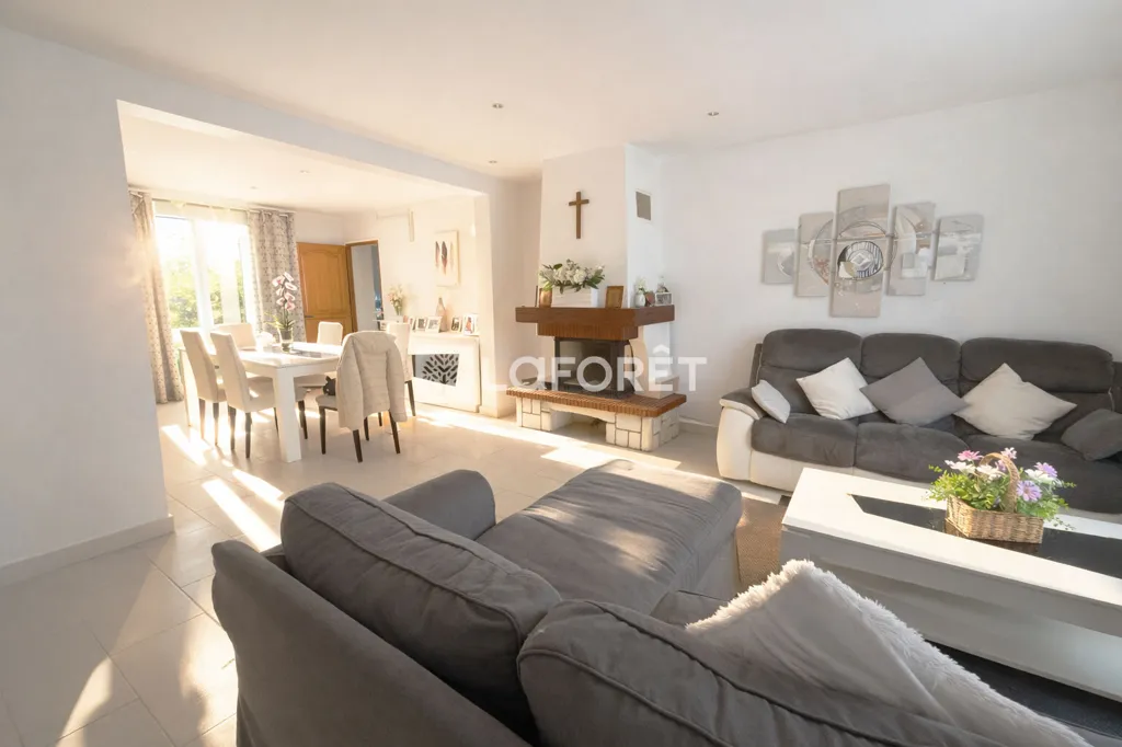 Séjour - Maison de 7 Pièces avec Jardin à Lamorlaye