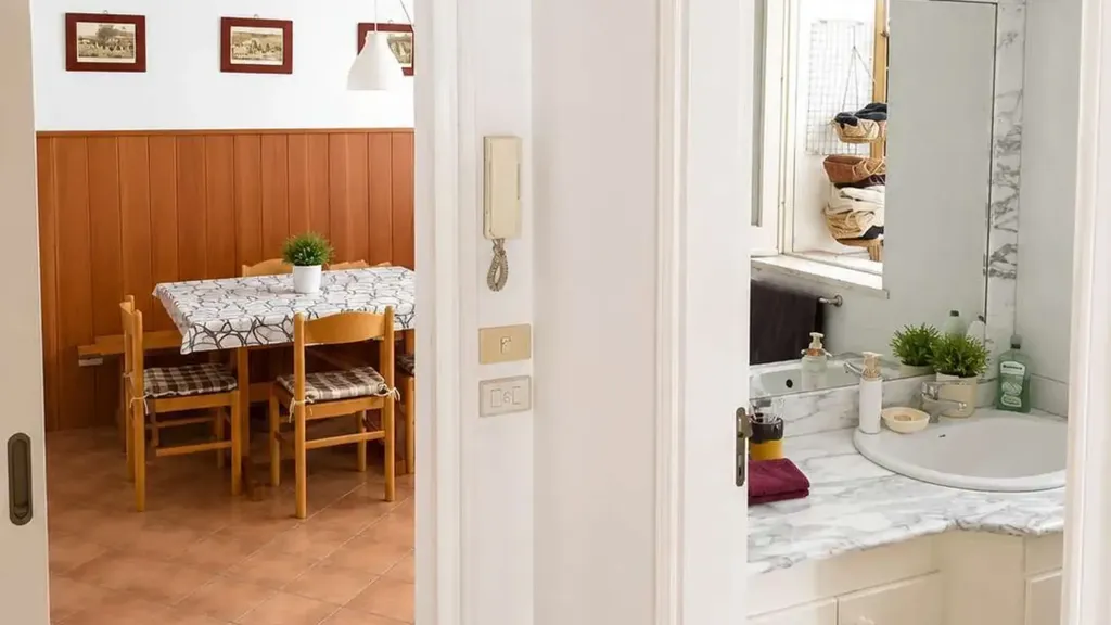 Dining Room - 4-Bedroom Apartment with Balcony in Marsala