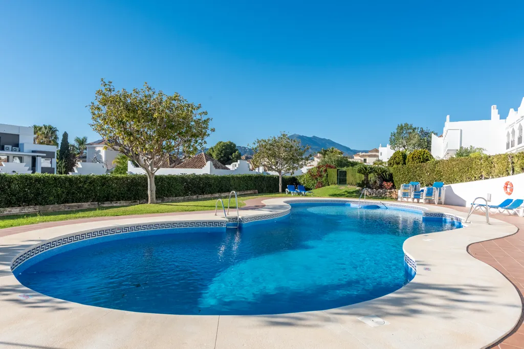 Piscine - Semi-Detached House with Pool in Nueva Andalucía