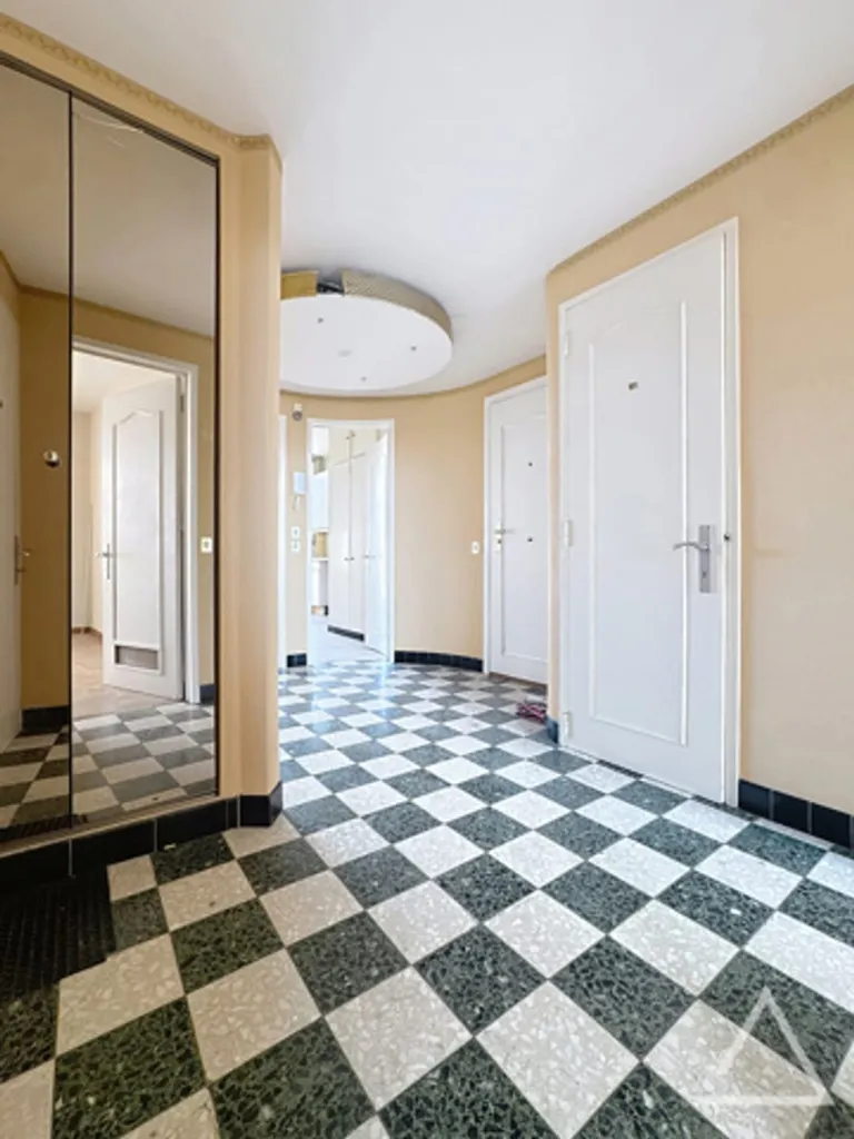 Ingresso - 2-Bedroom Flat with Terrace in Central Location