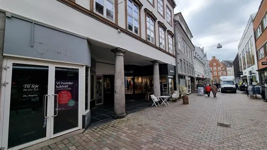 Extérieur - Shop with Display Area in Viborg