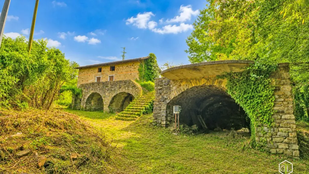 Garden - Rustic Stone Cottage with Panoramic Terrace in Mulazzo