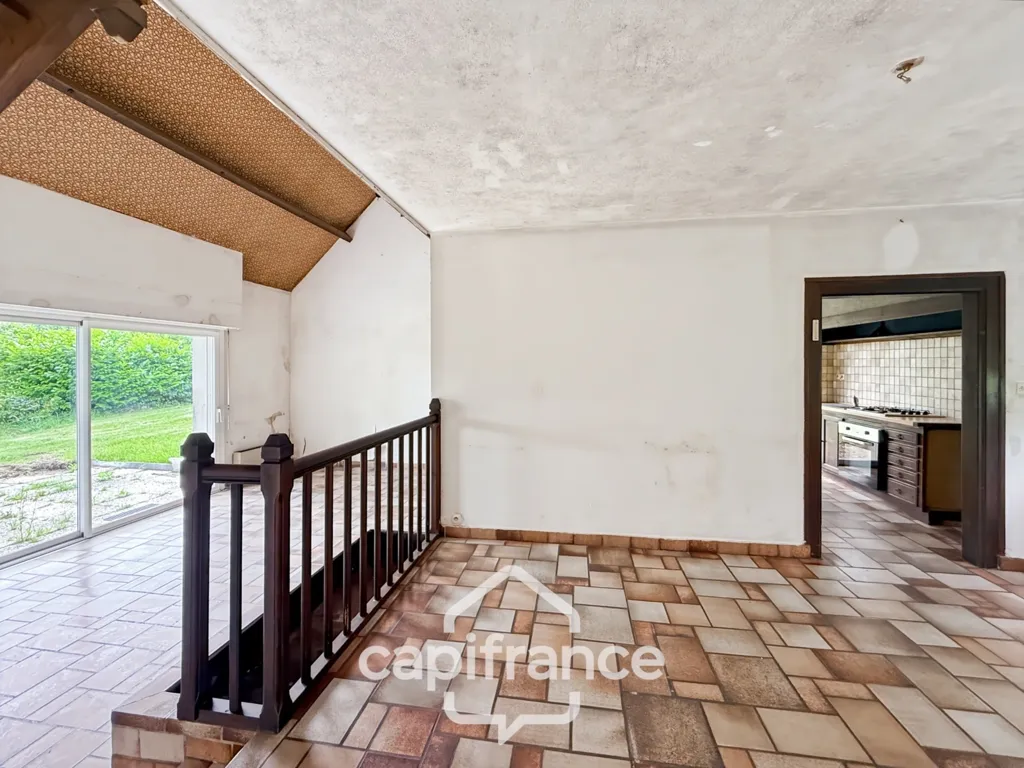 Terrasse - Maison Familiale avec Grand Terrain Arboré à Guern